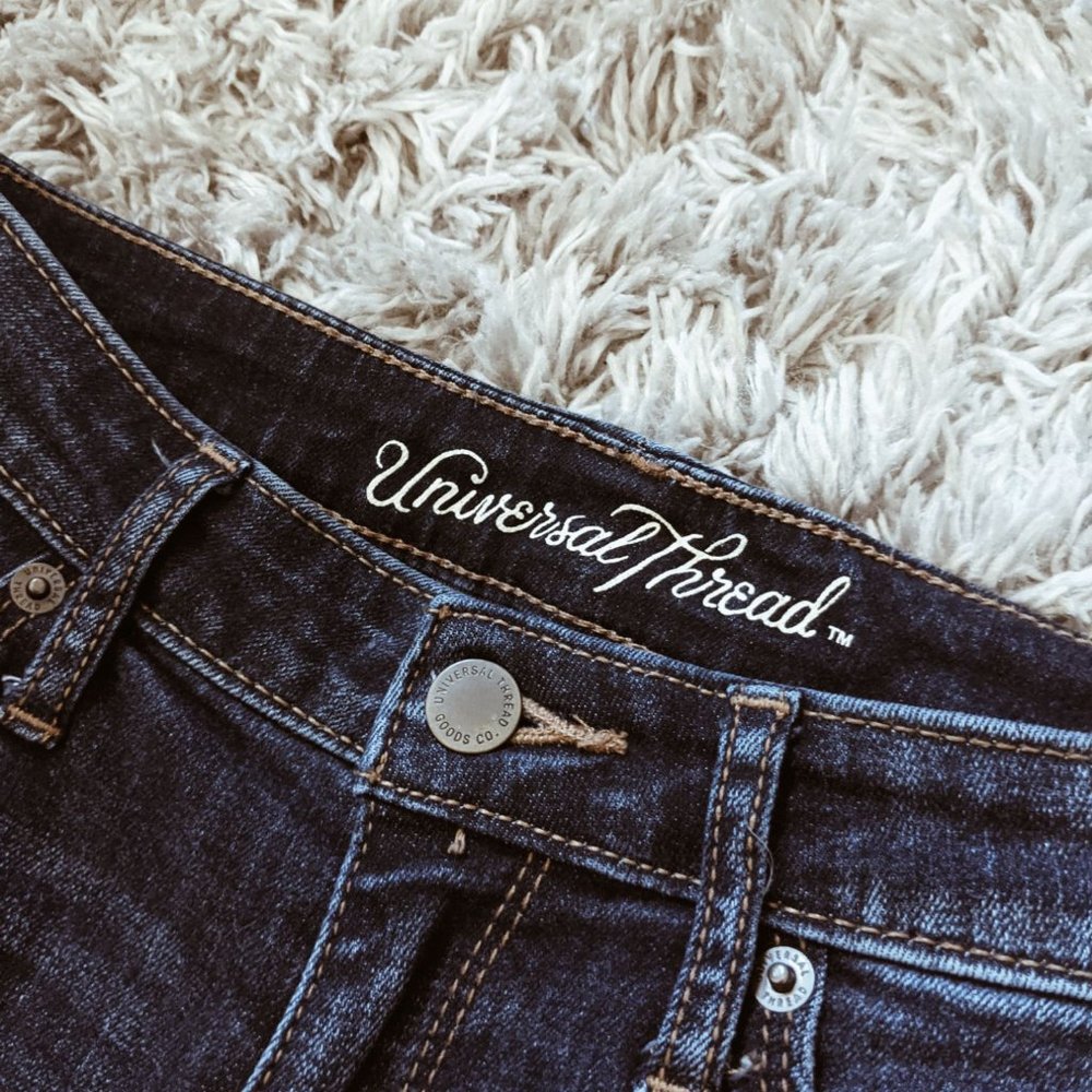 Universal Thread Jeans Women Size 2 Blue Mid rise Skinny Leg EUC